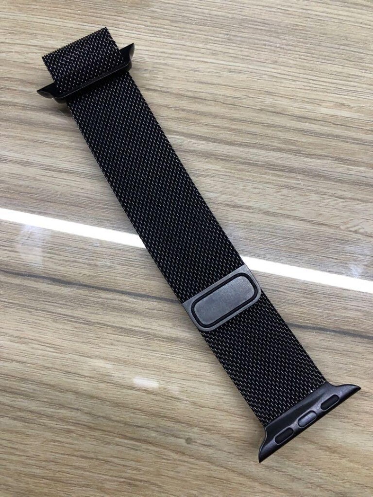 44mm space black milanese loop